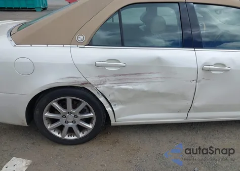 2006 Cadillac Sts V8 z USA, uszkodzony, nr VIN 1G6DC67A560105865